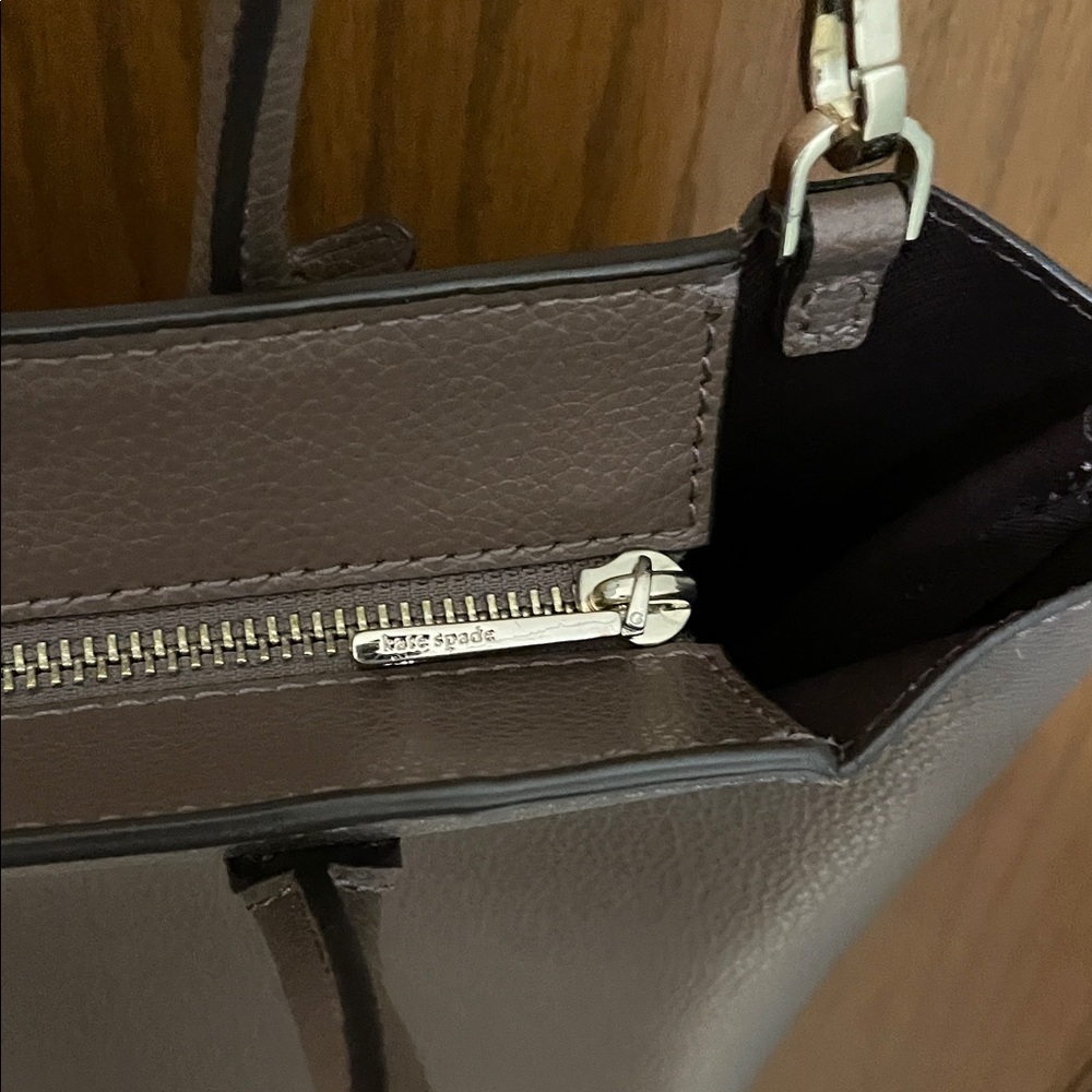 Kate Spade ♠️ UEC Taupe Brown Leather Shoulder crossbody or handbag - Picture 9 of 15